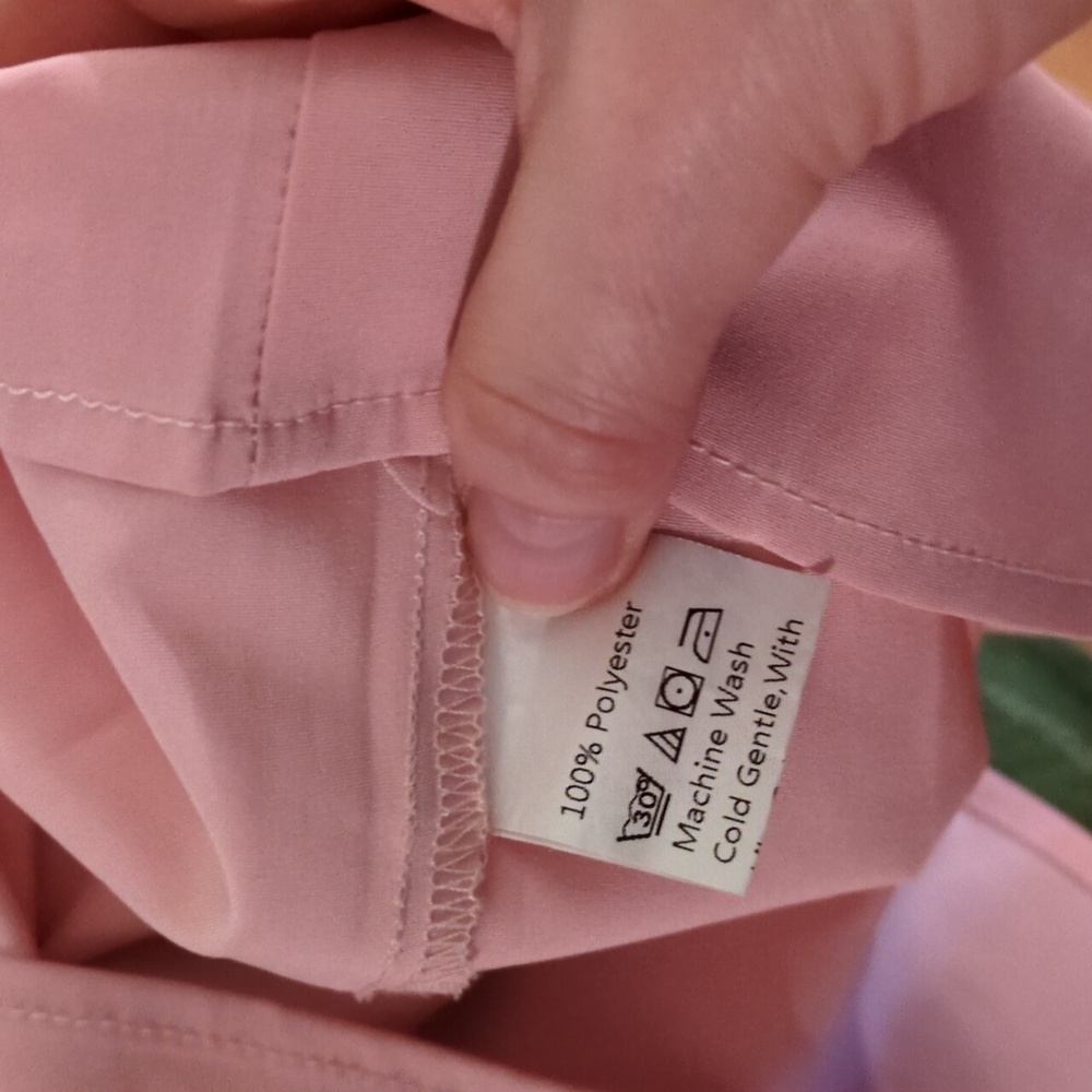 Make Me Chic Elegant Pink V-Neck Women's Top Size Large - Picture 11 of 12